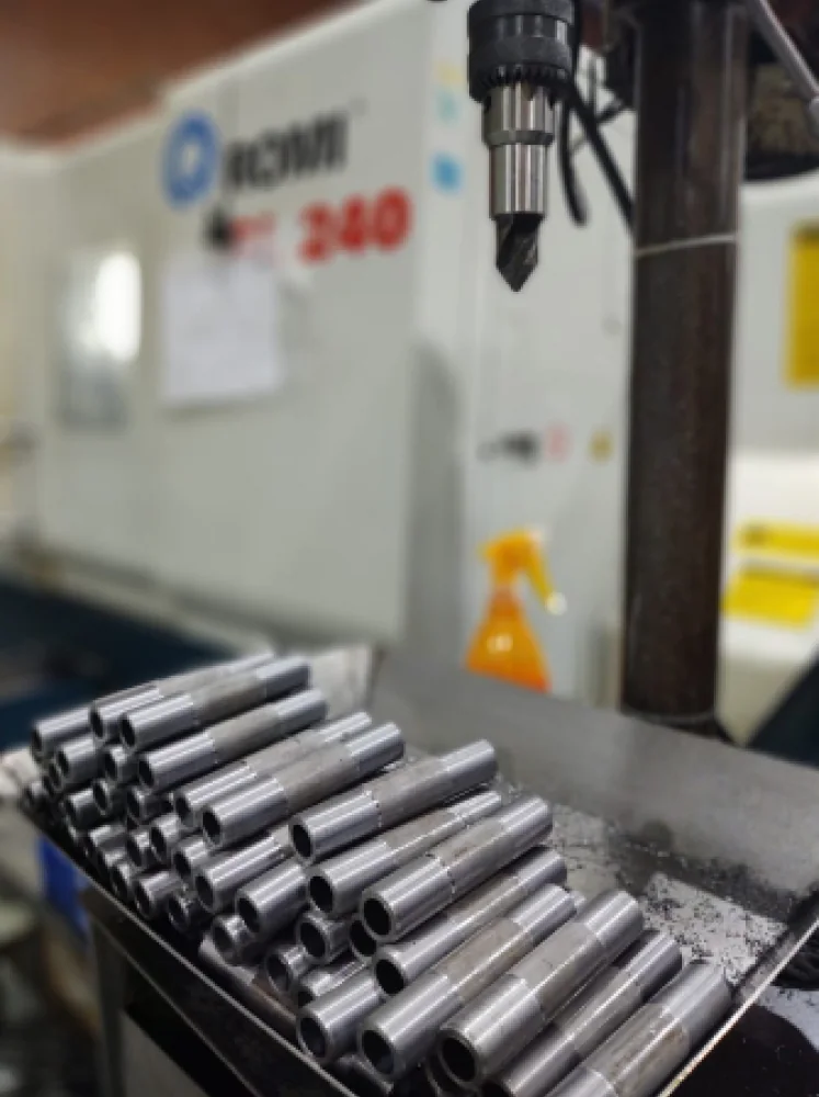 Tornos CNC de 2 a 8 eixos